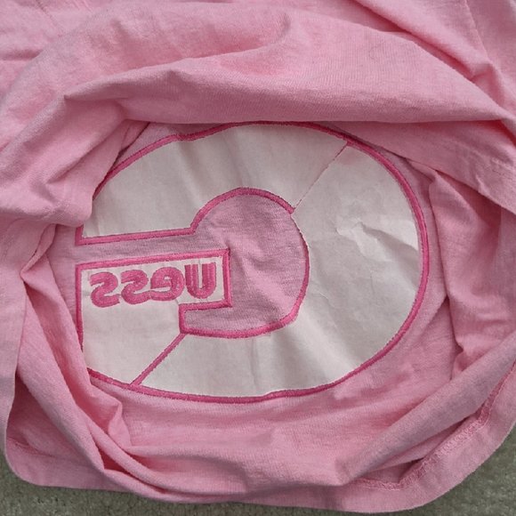 Vintage Guess pink t-shirt - Picture 7 of 8